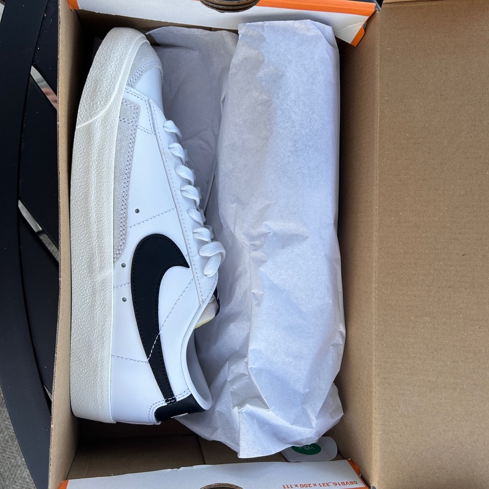 NWT Women’s Nike Blazers